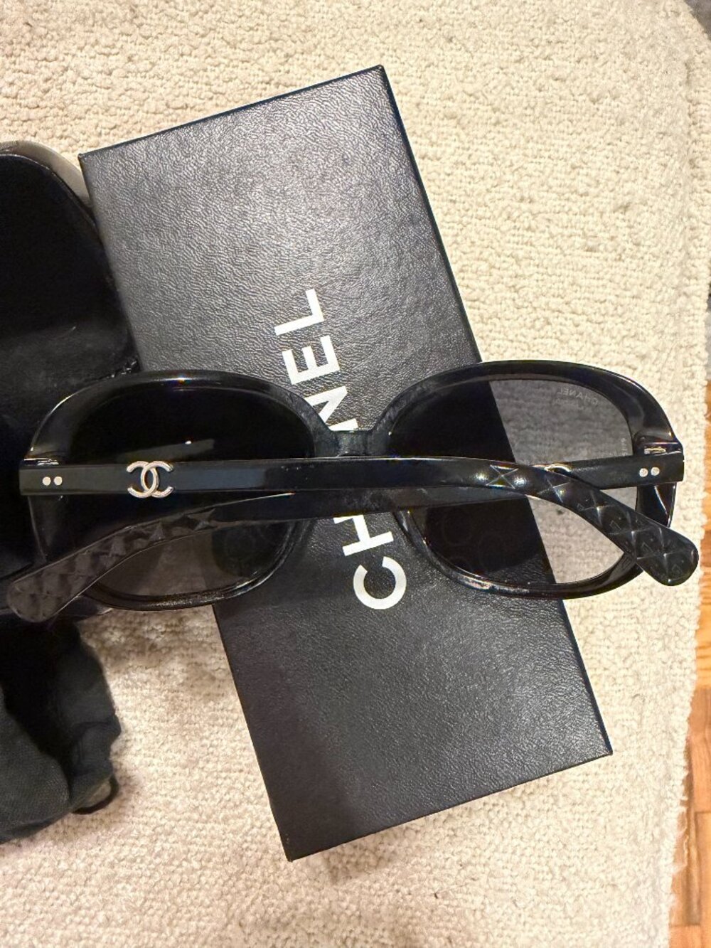 Chanel Black Oval Sunglasses - Picture 4 of 12